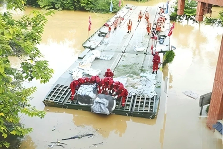 Snel opgestelde brug