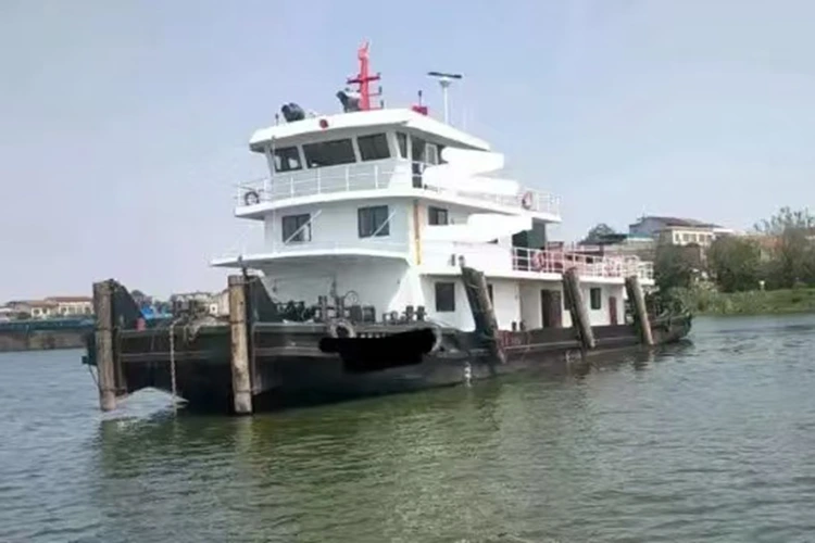 Verticale hekschroefsleepboot